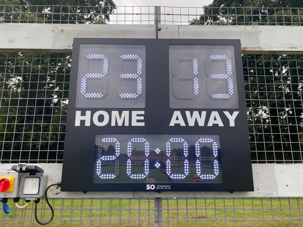 home and away scoreboard for Blundell's School.